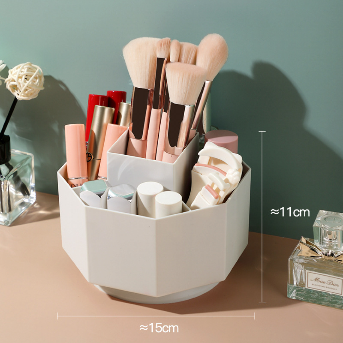 Cutie rotativă pentru pensule și rujuri – organizare practică și elegantă