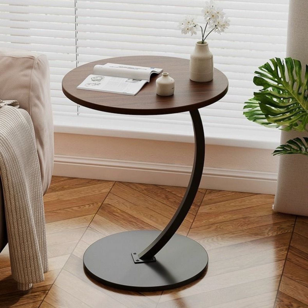 Măsuță rotundă pentru cafea – eleganță și funcționalitate într-un design modern