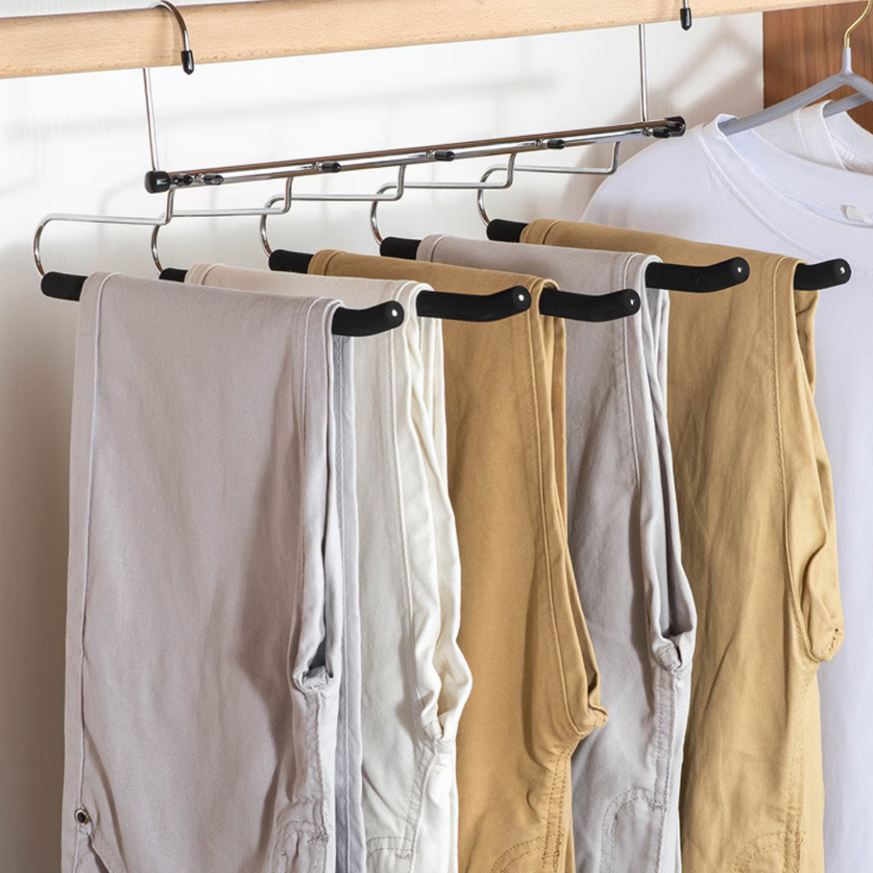 Umerașe pentru pantaloni – Economisește spațiu și păstrează-ți garderoba ordonată